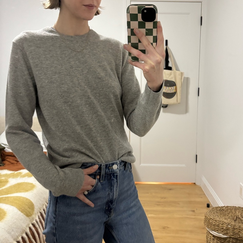 Uniqlo women’s Heather Gray cashmere Crewneck Sweater medium